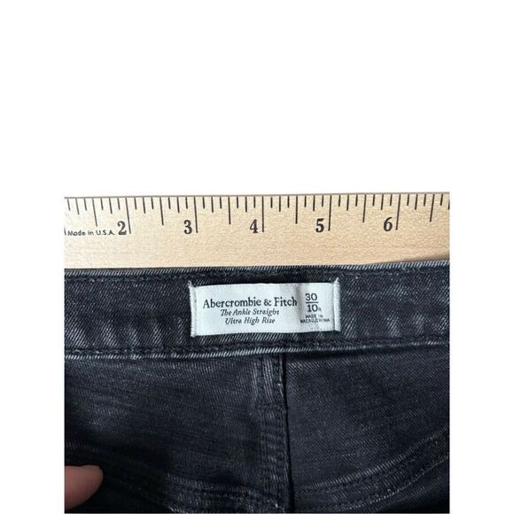 Abercrombie & Fitch Ultra High Rise Ankle Straight Jeans size 30 Washed Gray Dis - Picture 3 of 8